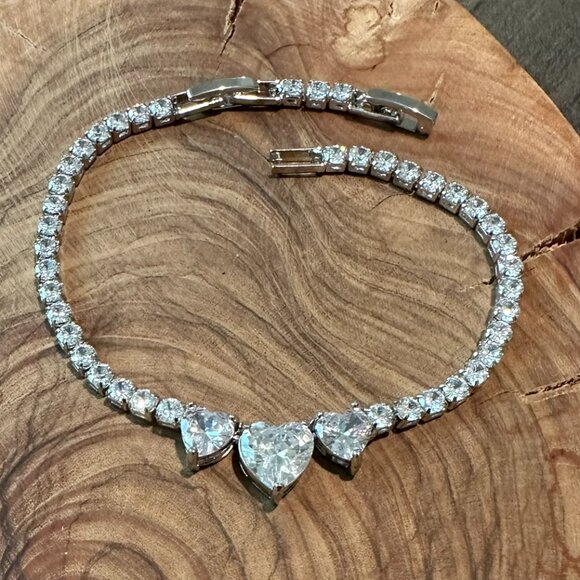 3 hearts Cubic Zirconia Tennis Bracelet Bridal CZ Link Bracelet, Diamond Color - Picture 1 of 7
